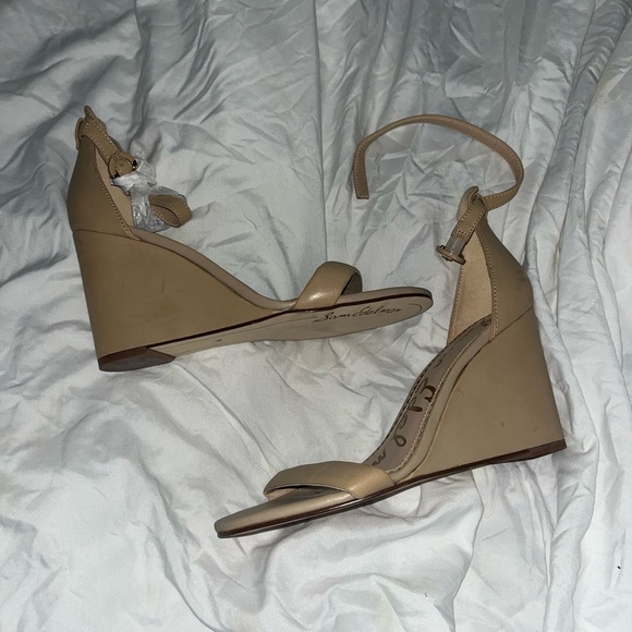Sam Edelman Wedge - Picture 2 of 4